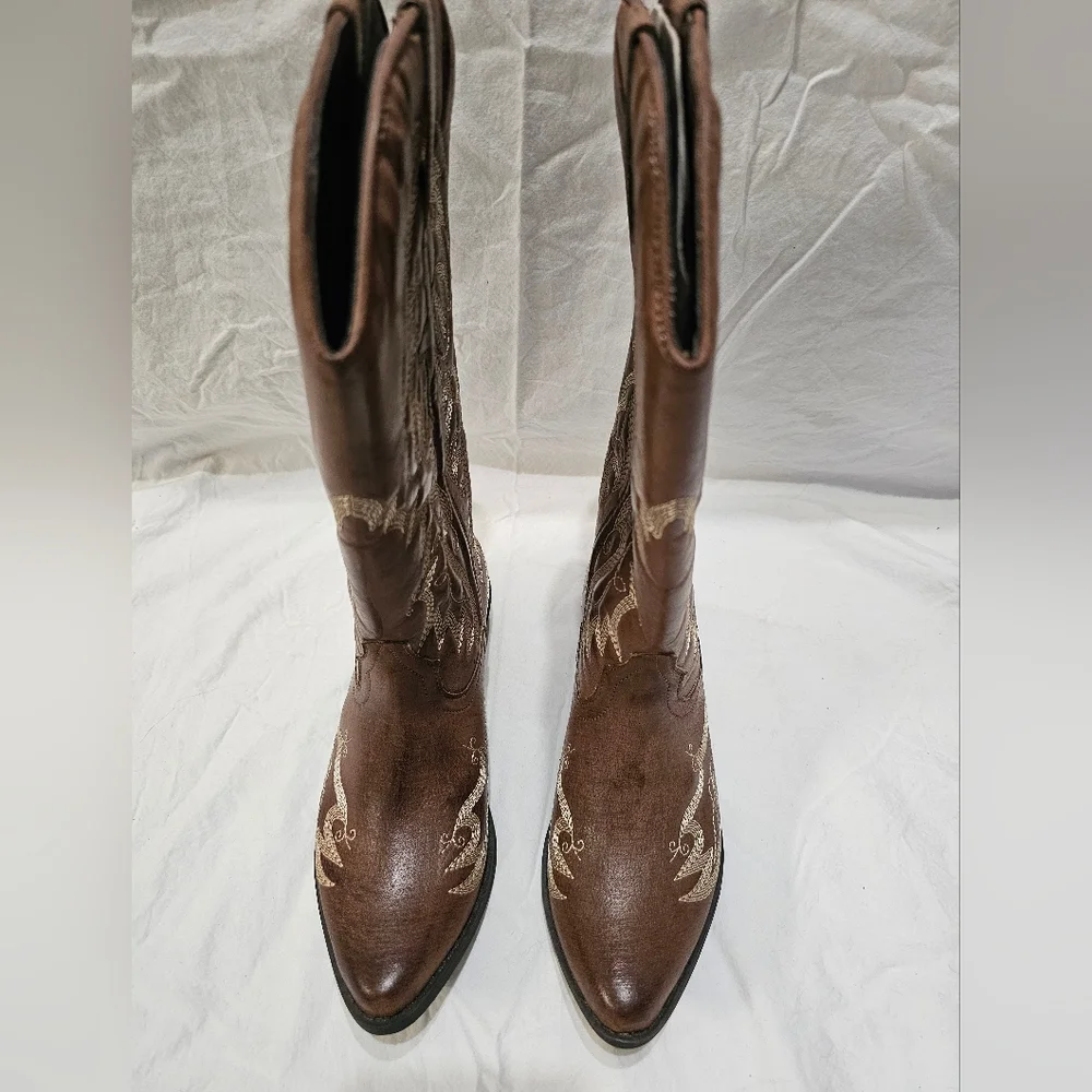 NIB Coconuts by Matisse Brown Boots - Picture 7 of 12